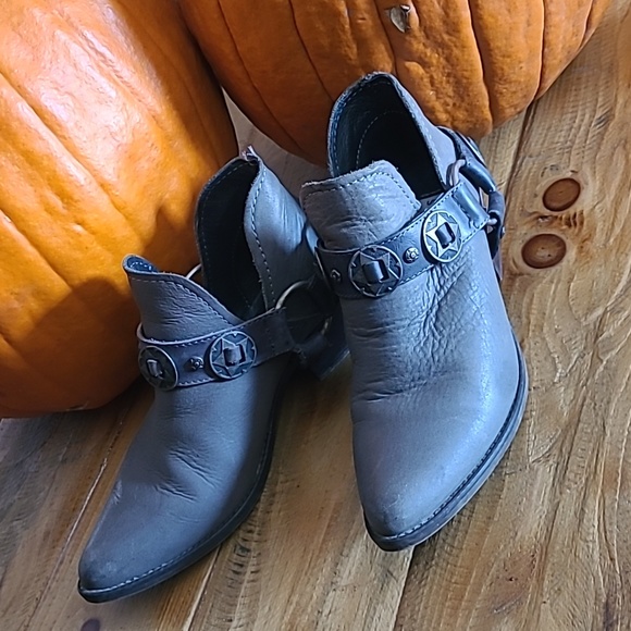 Steve Madden Grey Boots - Picture 2 of 7